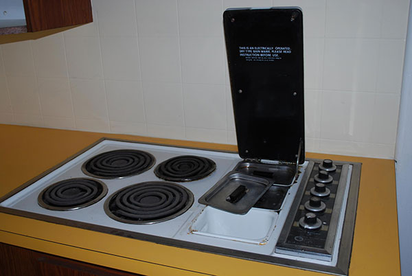 How to clean an electric stove top
